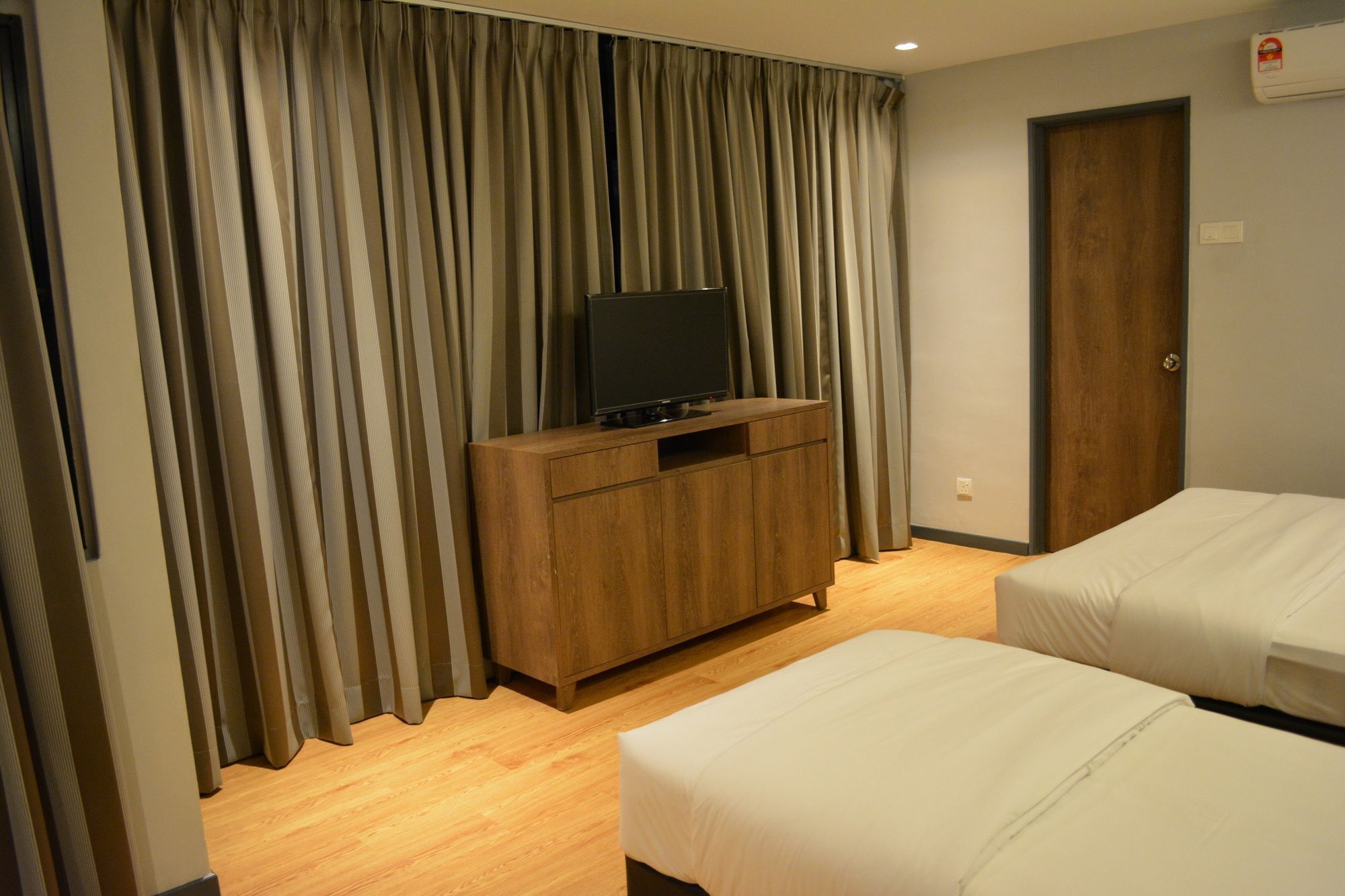 Go Hotel Subang Jaya Exterior foto