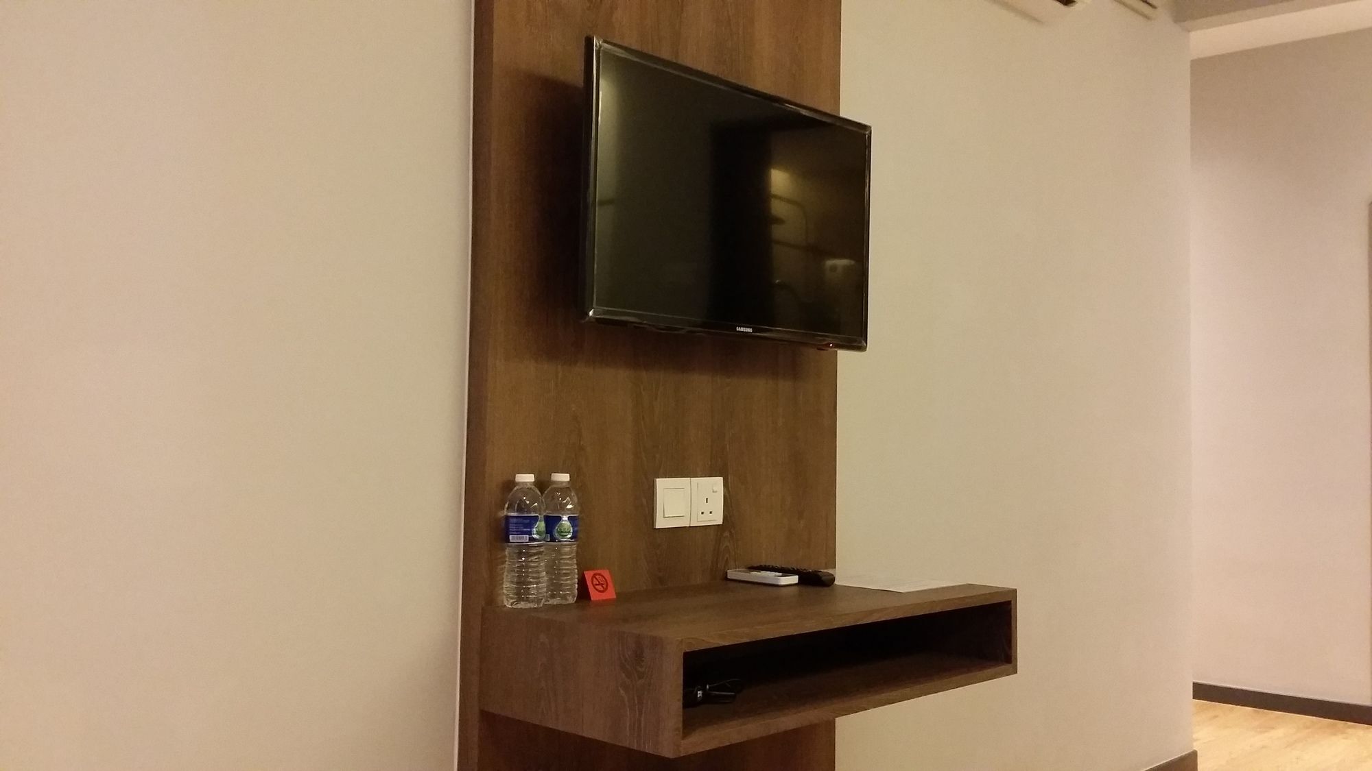 Go Hotel Subang Jaya Exterior foto